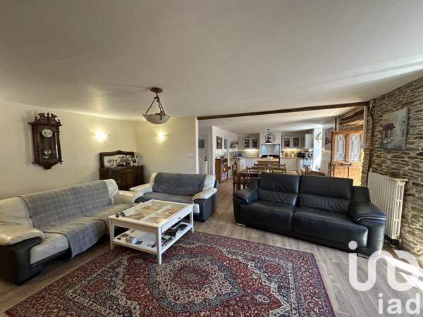 Longère 6 pièces de 181 m² à Taupont (56800)