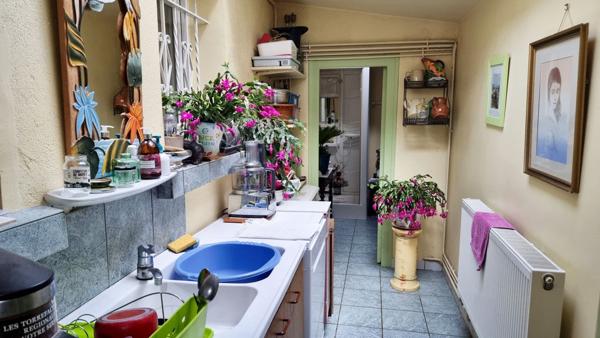 Maison avec garage sur plus de 6000 m2 de terrain sur Saint Julien Chapteuil