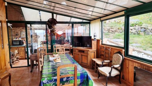 Maison avec garage sur plus de 6000 m2 de terrain sur Saint Julien Chapteuil