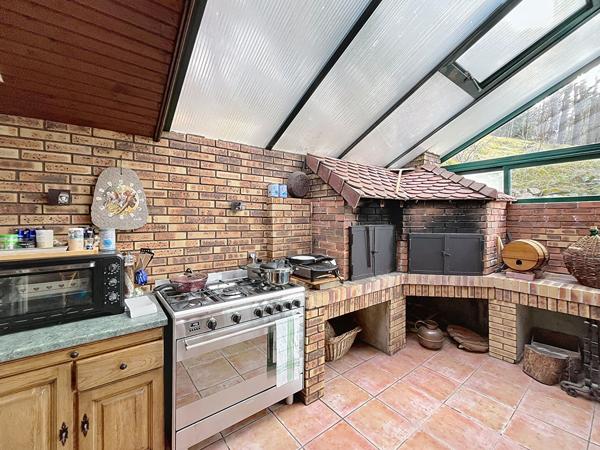 Maison avec garage sur plus de 6000 m2 de terrain sur Saint Julien Chapteuil