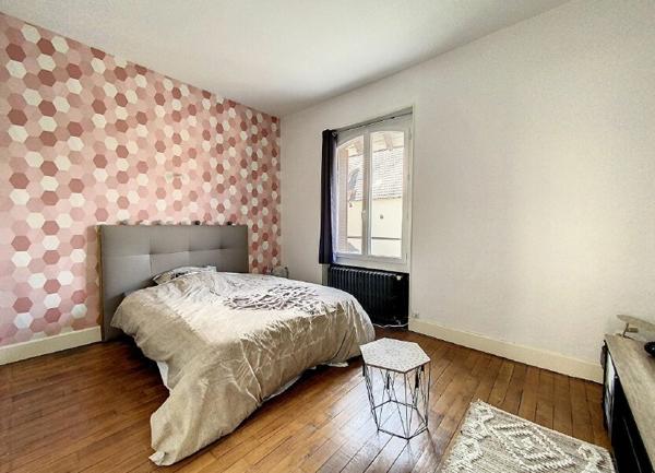 Maison à vendre    6 pièces •  Montluçon