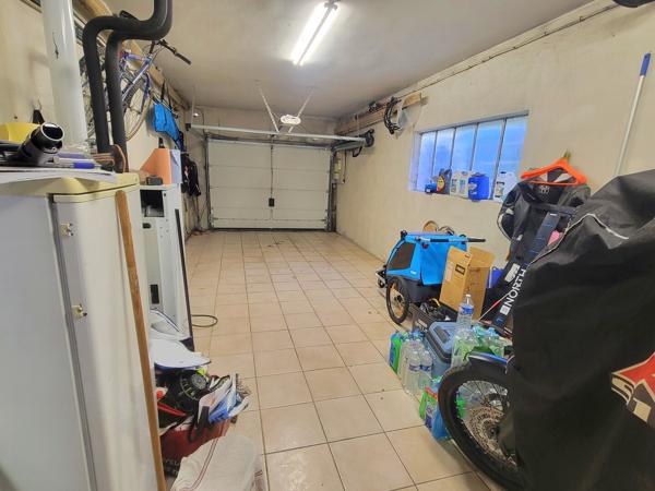Maison de ville en R+2 avec garage et cour intérieure