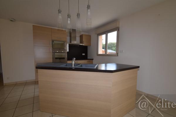 Dépt 63, ISSOIRE, Maison de plain pied, T3, garage et terrain