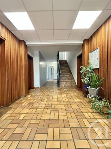 Appartement F5 à vendre  5 pièces - 110 m2 MOULINS - 03