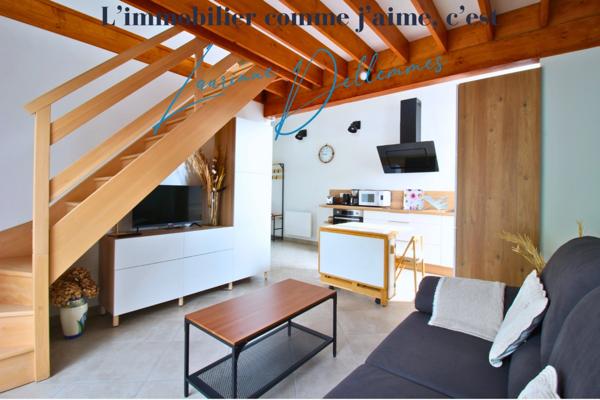 Magnifique Grange Transformée en 4 Gîtes (possibilité 5) avec Hangar, places de stationnement privatifs et terrain constructible