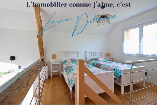 Magnifique Grange Transformée en 4 Gîtes (possibilité 5) avec Hangar, places de stationnement privatifs et terrain constructible