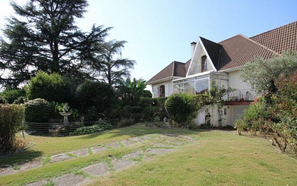 Maison à vendre    4 pièces • 166 m2 Lescar