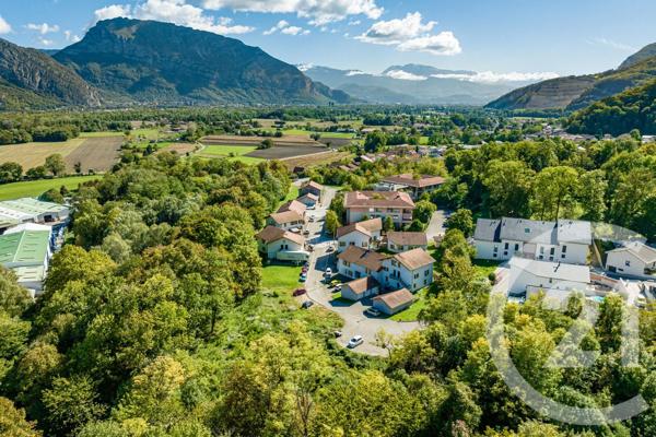 Terrain à vendre  708 m 2   CHIRENS  - 38
