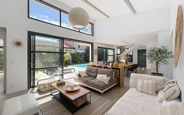 Maison à vendre    5 pièces • 184 m2 Anglet