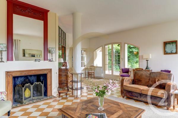Maison à vendre  8 pièces - 198 m 2   ST DIDIER AU MONT D OR  - 69