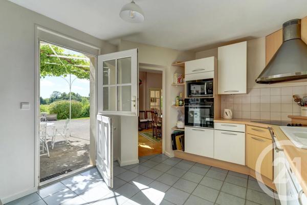 Maison à vendre  8 pièces - 198 m 2   ST DIDIER AU MONT D OR  - 69