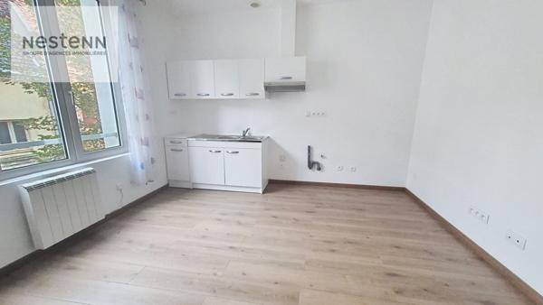 Investisseurs : Immeuble centre ville de Calais avec 6 appartements loués et 1 local commercial de 240 m2 à rénover + caves