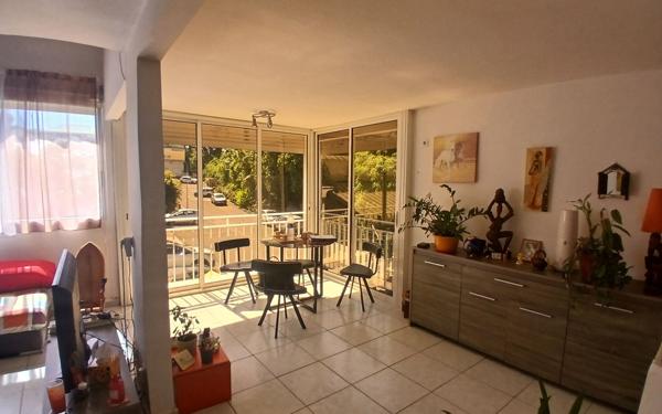 Appartement à vendre    3 pièces •  Le Gosier