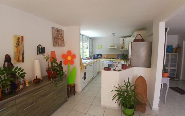 Appartement à vendre    3 pièces •  Le Gosier