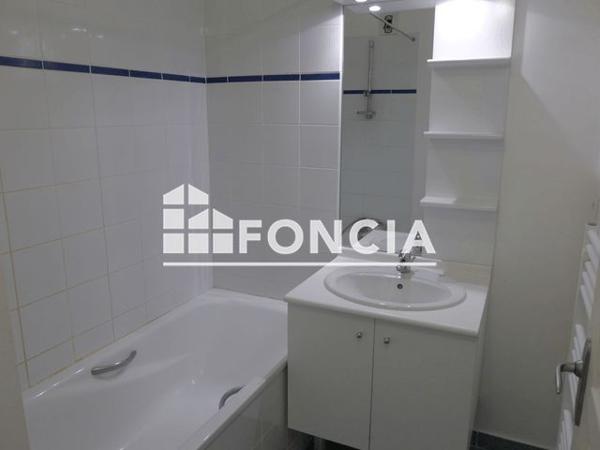 Location Appartement 2 pièces 47.3 m² - 10 AVENUE PIERRE POIVRE - APT 1 - RDC Avrille 49240