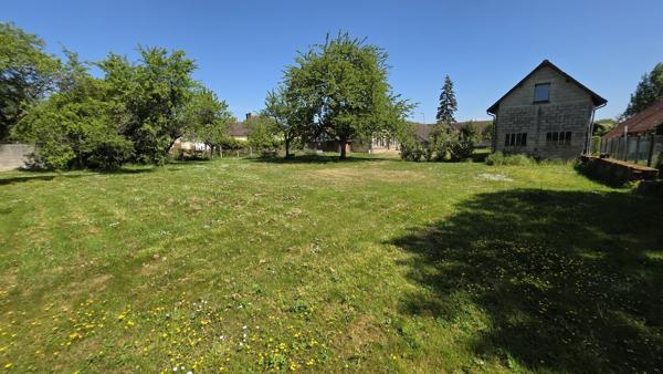 Maison et Grange sur terrain constructible 2100m2 à Moussey