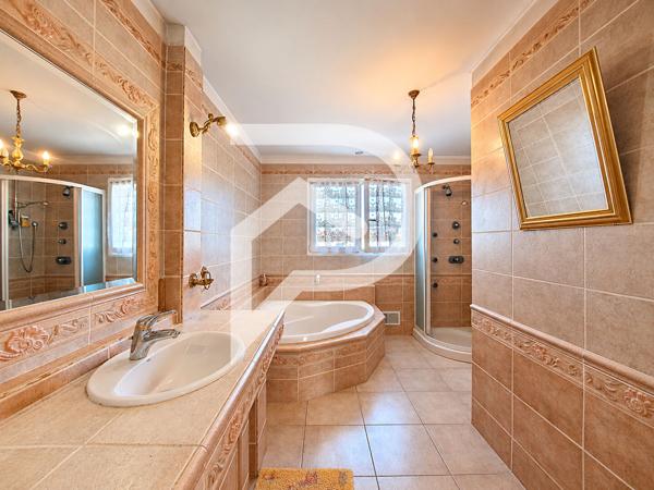 Maison 6 pièces 230 m2