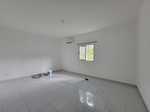 Appartement T4 avec grande terrasse et vue mer à Kani-Bé Un cadre de vie privilégié face à la mer !