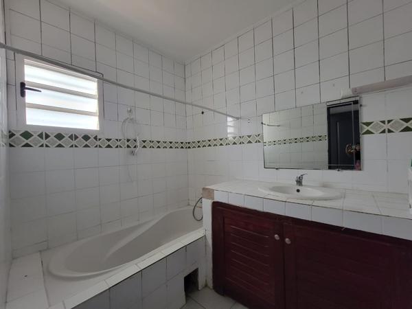 Appartement T4 avec grande terrasse et vue mer à Kani-Bé Un cadre de vie privilégié face à la mer !