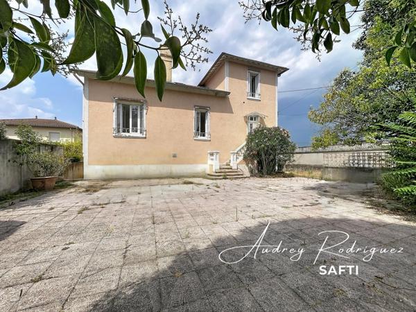 Maison de caractère aux multiples projets