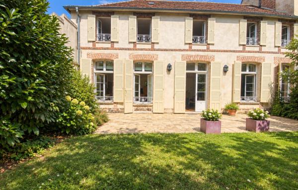 Maison de 241 m²