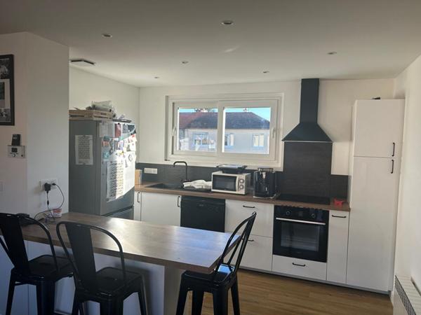 Maison sur sous-sol de 80 m² avec terrain arboré à Mably