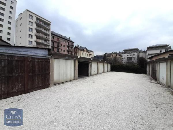 Parking à louer 12.5m² Chambéry (73000)