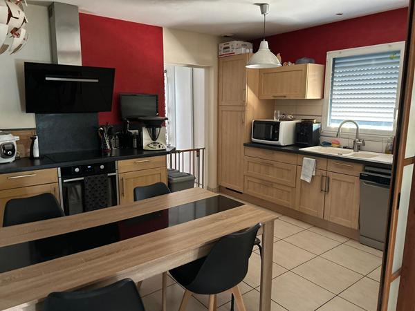 Maison spacieuse à vendre à La Forêt sur Sèvre 166m² terrain de plus de 2500m²