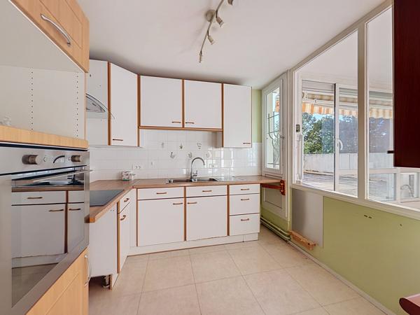 Bel appartement de 104m² avec terrasse, garage et cave à ANGOULEME