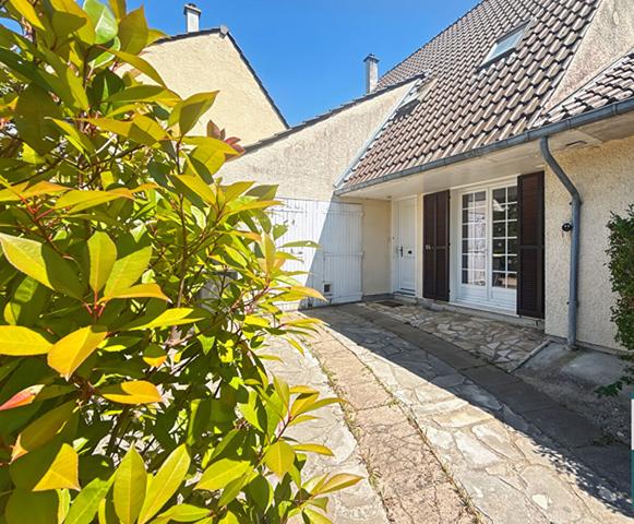 Maison familiale avec jardin, garage. Résidence avec piscine Breuillet / Bruyères-le-Châtel