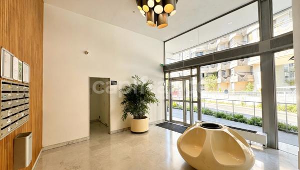 Paris 15 (75015) – Lourmel | 4 pièces – 93 m² – Dernier étage, traversant, très lumineux