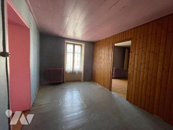 Noirlieu, charmante commune proche de Bressuire, maison de bourg familiale, avec de très beaux ...