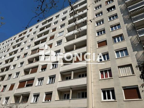 Location Appartement 4 pièces 68.9 m² - 115 RUE DE REUILLY Paris 75012