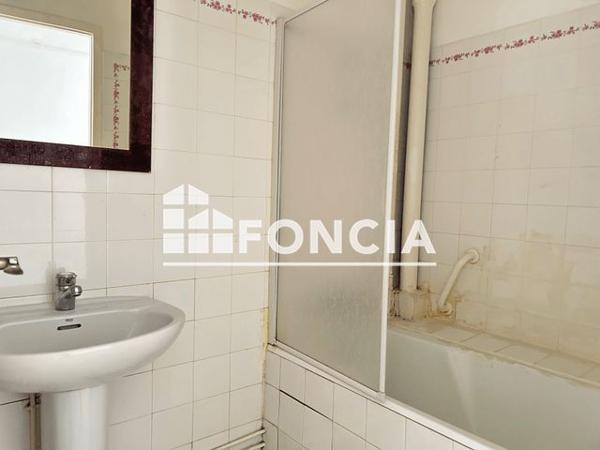 Location Appartement 4 pièces 68.9 m² - 115 RUE DE REUILLY Paris 75012