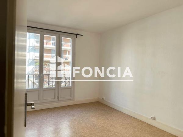 Location Appartement 4 pièces 68.9 m² - 115 RUE DE REUILLY Paris 75012