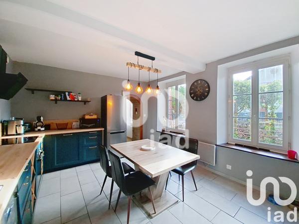 Maison à vendre 6 pièces 150 m² Saint-Martin-de-Bossenay