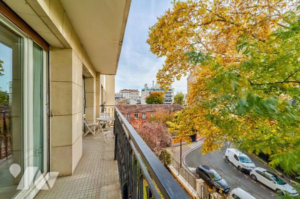 Charenton-le-Pont : 4 pièces avec balcons et parking