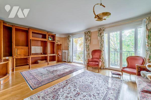 Charenton-le-Pont : 4 pièces avec balcons et parking