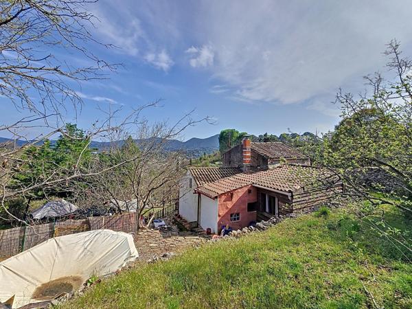 Mas T3 avec vue imprenable et terrain de caractère sur les hauteurs de Bédarieux – Environnement rare