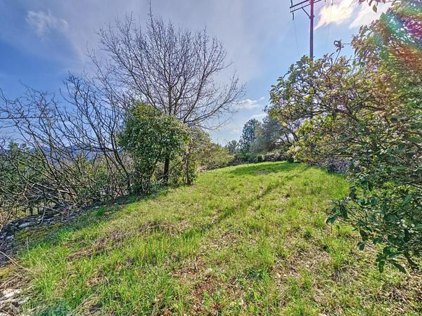 Mas T3 avec vue imprenable et terrain de caractère sur les hauteurs de Bédarieux – Environnement rare