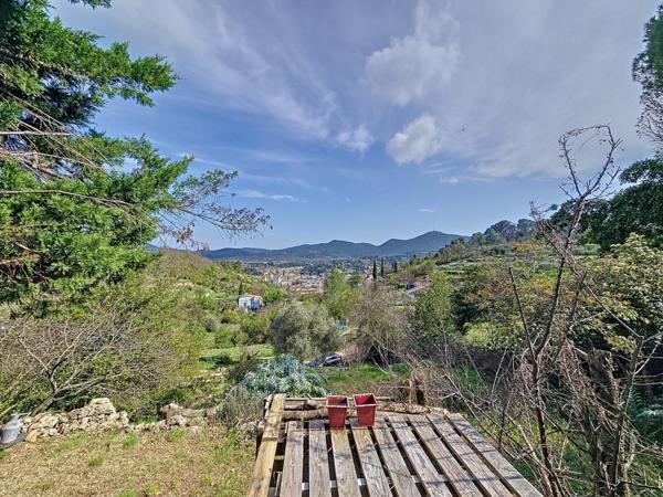 Mas T3 avec vue imprenable et terrain de caractère sur les hauteurs de Bédarieux – Environnement rare