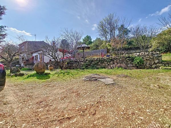 Mas T3 avec vue imprenable et terrain de caractère sur les hauteurs de Bédarieux – Environnement rare