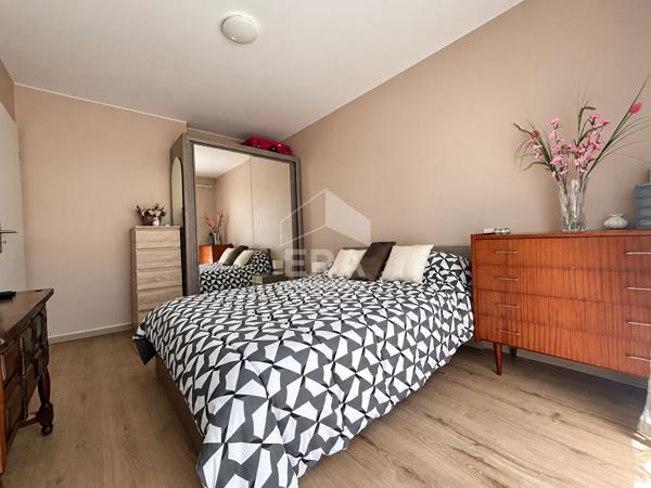 BEL APPARTEMENT T3 AVEC BALCON PKG SOUS-SOL CENTRE VILLE