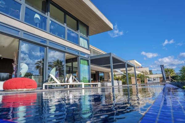 Exceptionnelle villa en front de mer