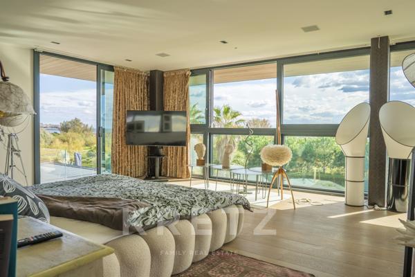 Exceptionnelle villa en front de mer