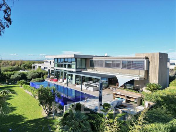 Exceptionnelle villa en front de mer