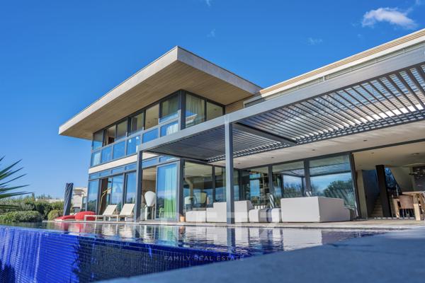 Exceptionnelle villa en front de mer