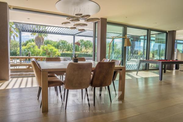 Exceptionnelle villa en front de mer