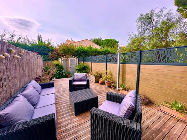 Appartement T2 en rez de jardin - SANARY SUR MER - Parking privatif