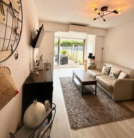 Appartement T2 en rez de jardin - SANARY SUR MER - Parking privatif